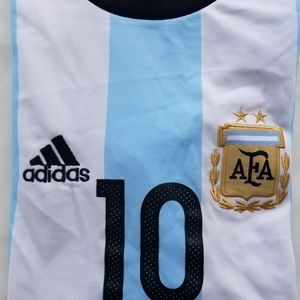 Tees- short sleeve size L Adidas